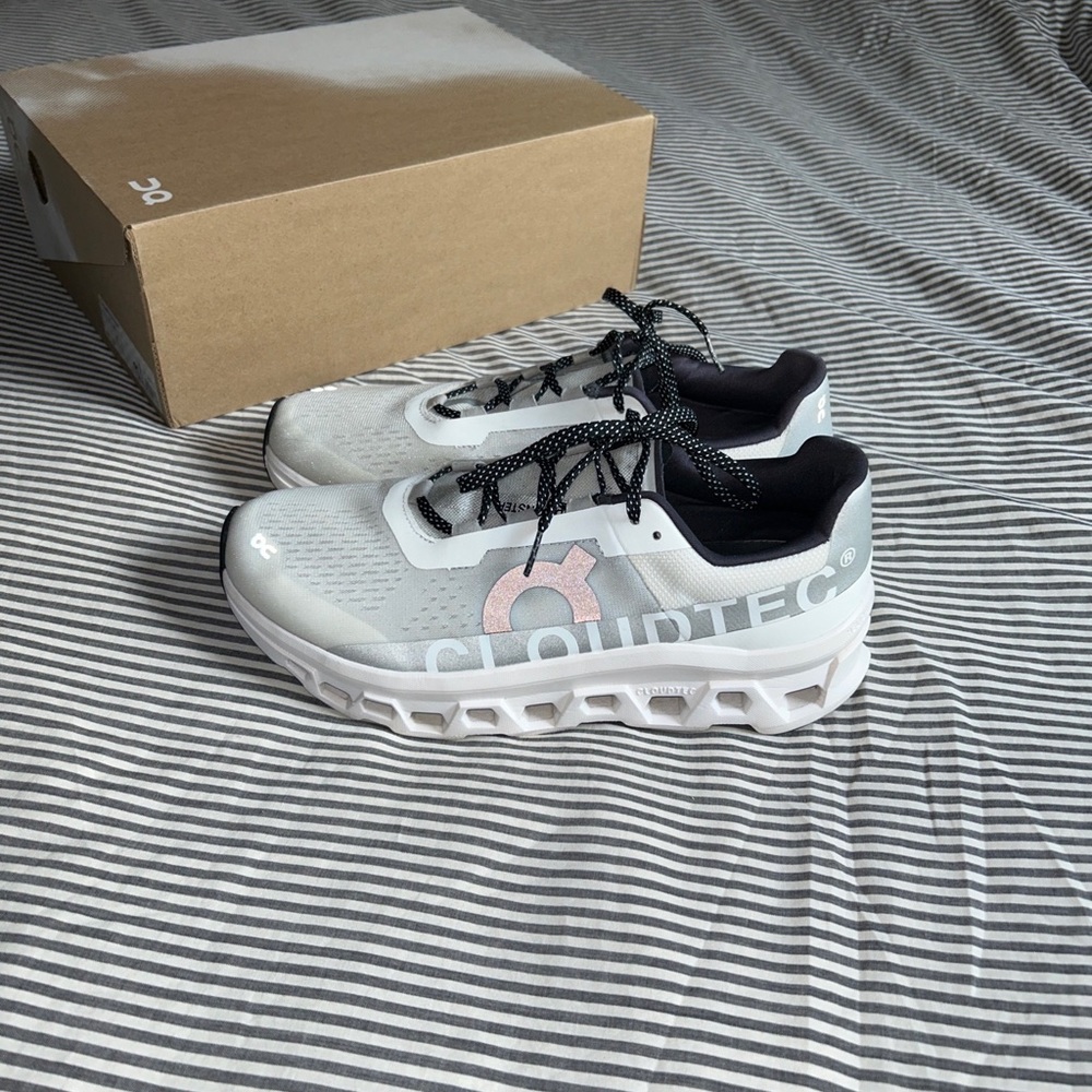 On Cloudmonster Men’s size 11 White/Black